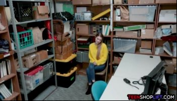 A horny man without legs fucks hot brunette girl's wet shaved vaagina
